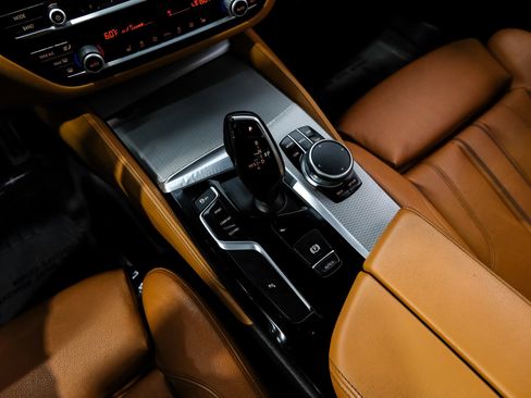 Used 2018 BMW 530i RWD image 34