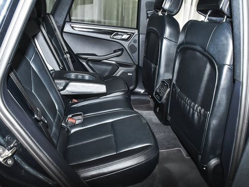 Used 2024 Porsche Macan image 54