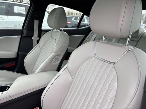 Used 2023 Genesis G70 2.0T w/ Sport Prestige Package image 17