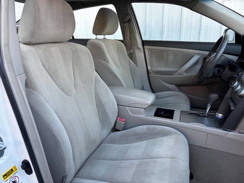 Used 2009 Toyota Camry LE image 17