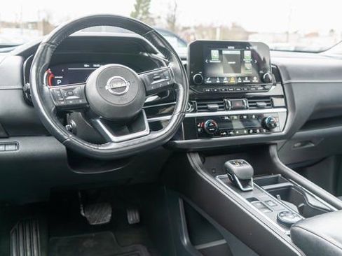 Used 2023 Nissan Pathfinder Platinum AWD/4WD image 17