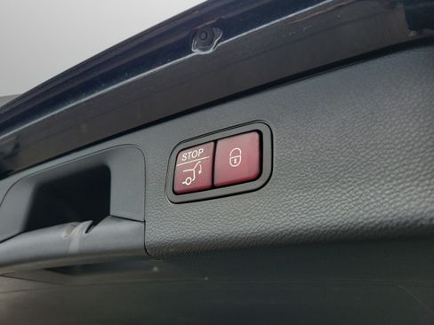 Used 2022 Mercedes-Benz GLC 300 image 33