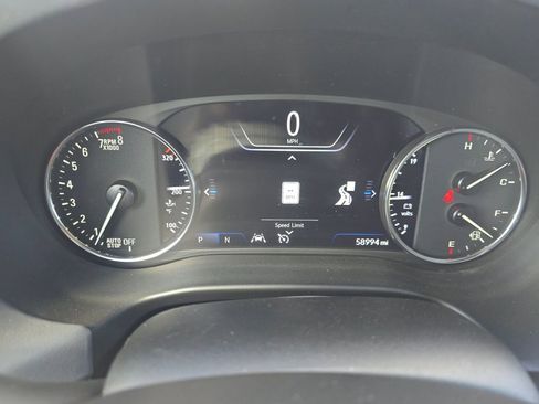 Used 2024 Buick Enclave Premium image 5