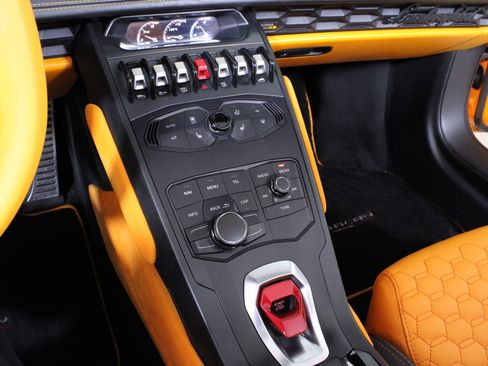 Used 2016 Lamborghini Huracan LP 610-4 image 25