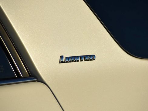 Used 2019 Toyota 4Runner Limited AWD 4dr SUV image 13