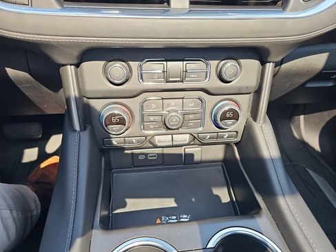 Used 2023 Chevrolet Tahoe LT w/ LT Signature Package AWD/4WD image 20