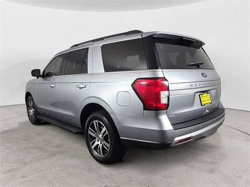Certified 2024 Ford Expedition XLT image 3