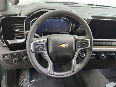 Used 2025 Chevrolet Silverado 1500 LT image 13