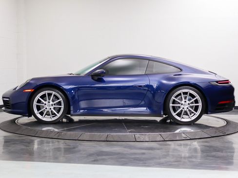 Used 2021 Porsche 911 Carrera RWD image 2