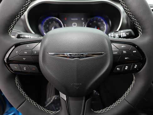 New 2026 Chrysler Pacifica Select AWD/4WD image 14