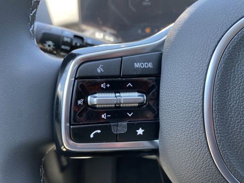 Used 2025 Kia Sorento SX FWD image 28