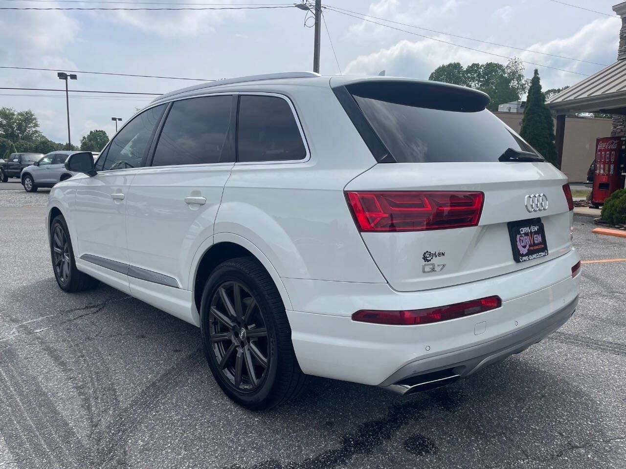 Used 2017 Audi Q7 3.0T Prestige AWD/4WD image 11