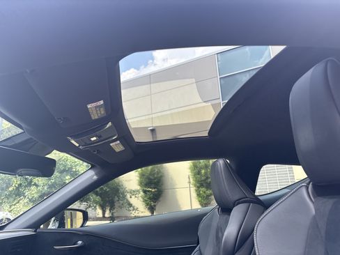 Used 2022 Lexus LC 500 Coupe w/ Sport Package RWD image 28
