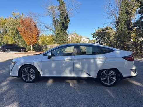 Used 2018 Honda Clarity Touring image 5