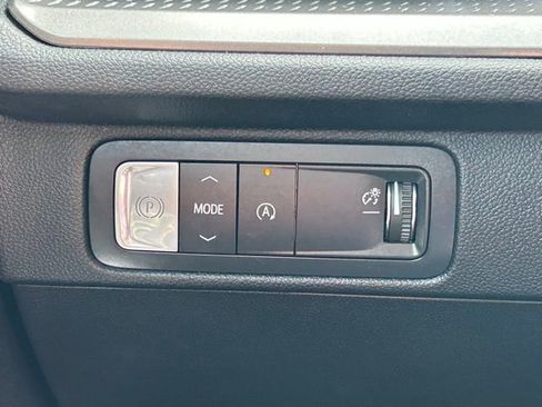 Certified 2025 Chevrolet Traverse LT image 21