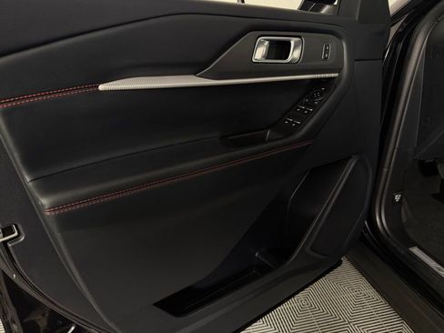 Used 2025 Ford Explorer ST-Line w/ ST-Line Street Pack image 27