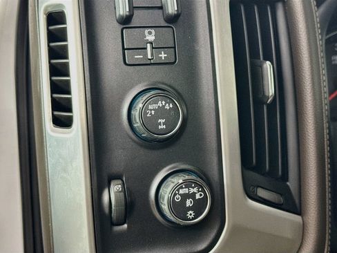 Used 2018 GMC Sierra 1500 SLT w/ Texas SLT Premium Package AWD/4WD image 11