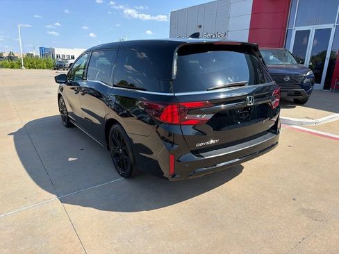 Used 2025 Honda Odyssey Sport-L image 3