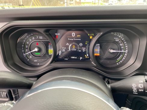 Used 2025 Jeep Wrangler Unlimited Sahara w/ Safety Group image 23