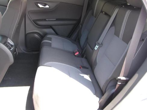 Used 2025 Chevrolet Blazer LT AWD/4WD image 10