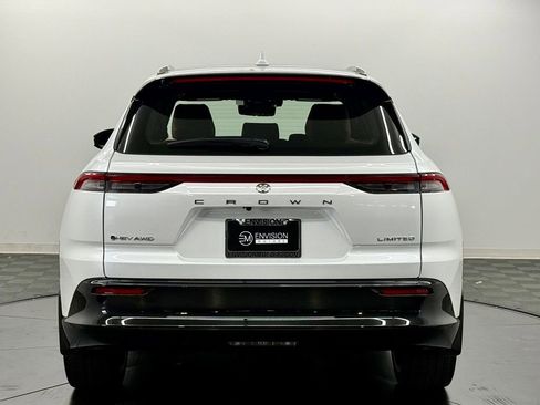 New 2026 Toyota Crown Signia Limited image 9