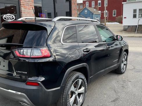 Used 2019 Jeep Cherokee Limited image 5