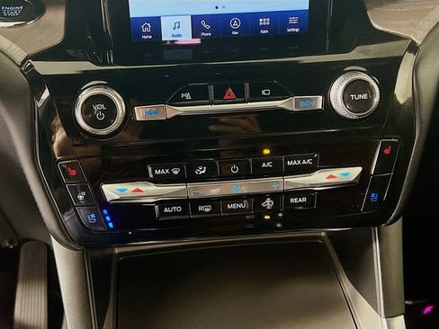 Used 2023 Ford Explorer Platinum w/ Technology Package RWD image 22