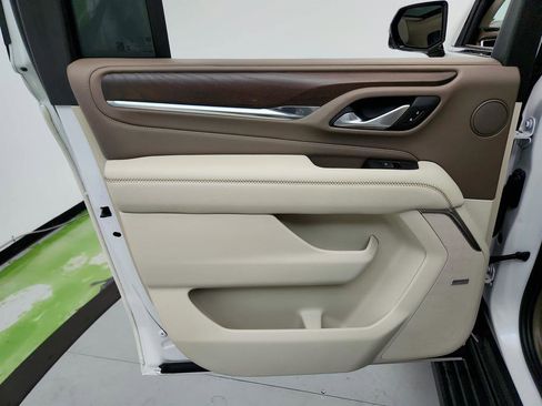 Used 2022 GMC Yukon XL Denali AWD/4WD image 25
