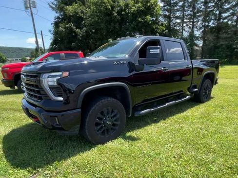Used 2025 Chevrolet Silverado 2500 LTZ w/ Trail Boss Package AWD/4WD image 4