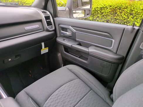 New 2026 RAM 2500 Big Horn AWD/4WD image 17