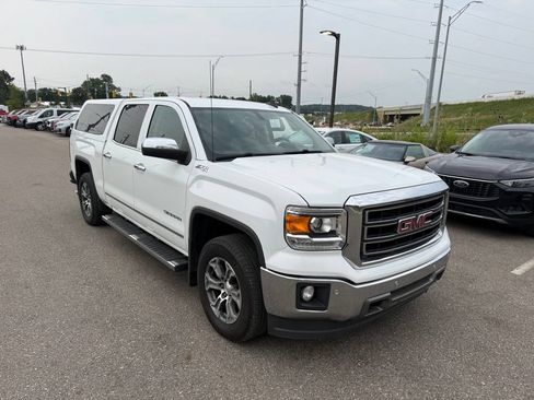 Used 2015 GMC Sierra 1500 SLT w/ SLT Crew Cab Value Package AWD/4WD image 4