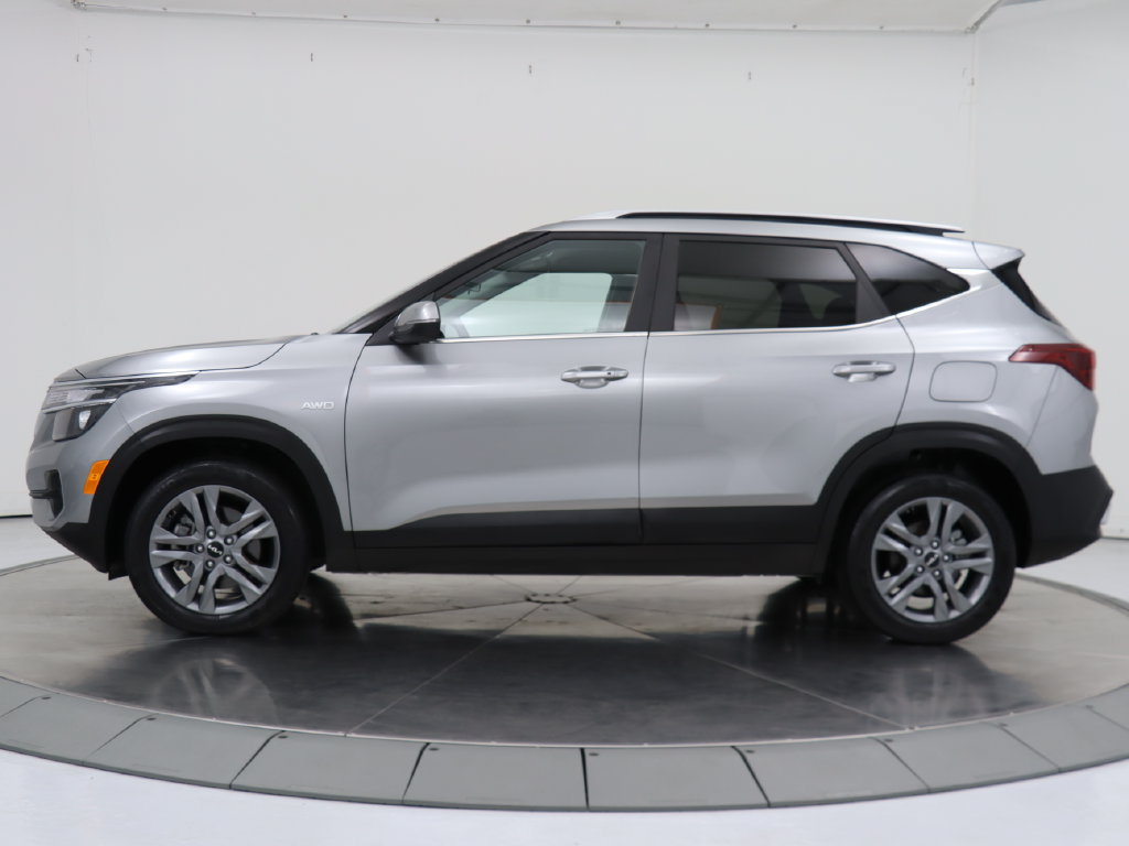 Used 2023 Kia Seltos S AWD/4WD image 2