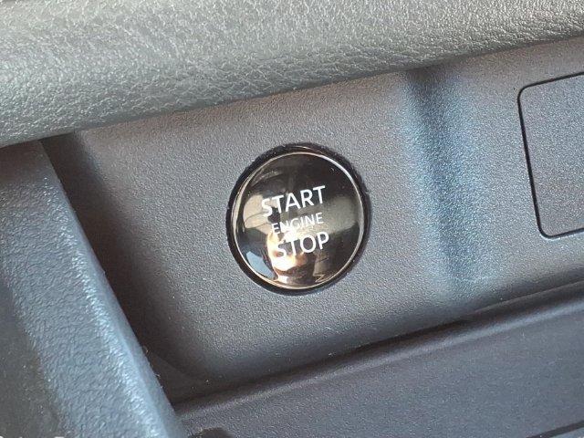 Used 2024 Nissan Rogue SV AWD/4WD image 12