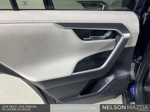 Used 2019 Toyota RAV4 Limited FWD image 19