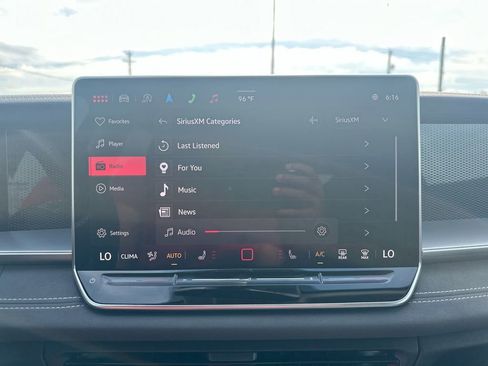 New 2025 Volkswagen Tiguan SE image 41