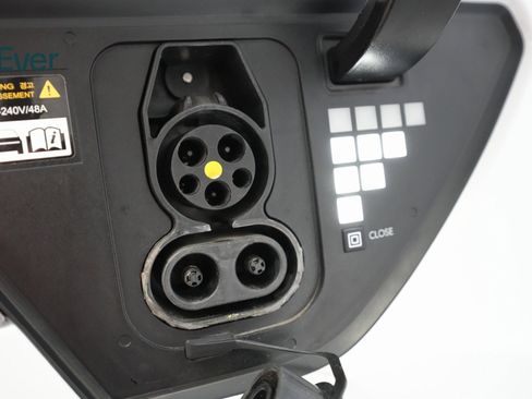 Used 2024 Hyundai Ioniq 5 Limited image 24