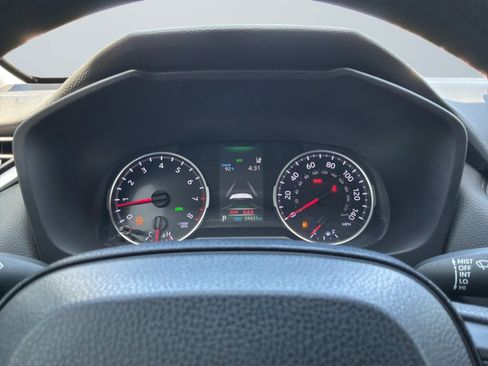 Used 2021 Toyota RAV4 XLE FWD image 12
