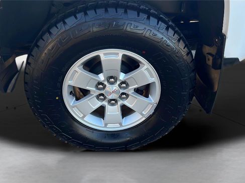 Used 2016 GMC Canyon W/T image 17