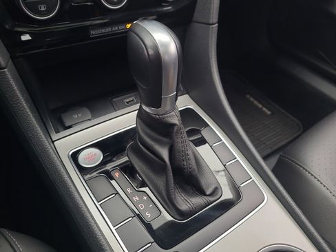 Used 2020 Volkswagen Passat 2.0T R-Line image 18