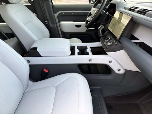 New 2026 Land Rover Defender 110 X-Dynamic SE AWD/4WD image 11