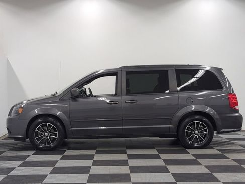 Used 2017 Dodge Grand Caravan GT FWD image 4