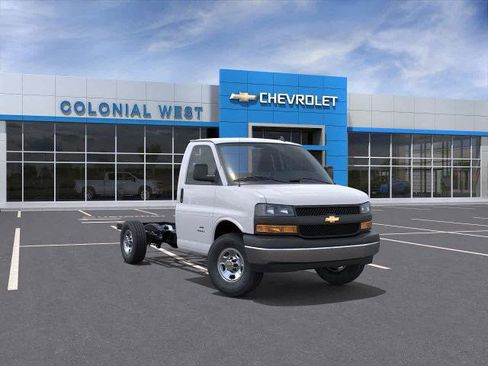 New 2025 Chevrolet Express 3500 w/ Power Convenience Package image 2