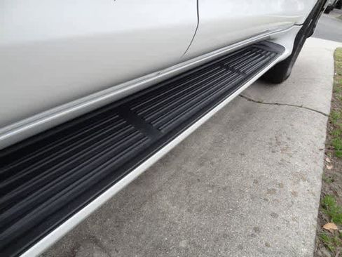 Used 2023 Lexus GX 460 Premium w/ Premium Package image 18