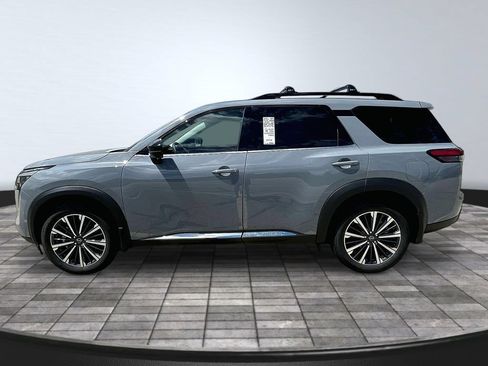 Used 2026 Nissan Pathfinder Platinum AWD/4WD image 4