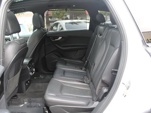 Used 2019 Audi Q7 3.0T Prestige w/ Prestige Package AWD/4WD image 28