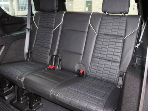 Used 2021 Cadillac Escalade Premium Luxury Platinum image 7