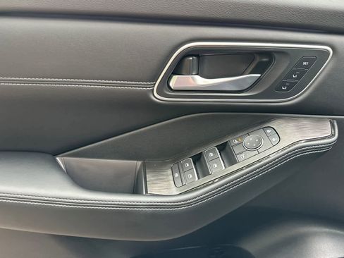 New 2026 Nissan Rogue Platinum w/ Platinum Premium Package image 12