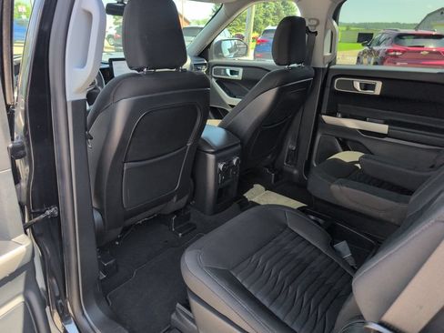 Used 2020 Ford Explorer XLT AWD/4WD image 12