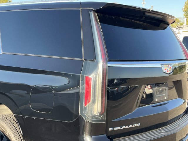Used 2022 Cadillac Escalade ESV Premium Luxury AWD/4WD image 9