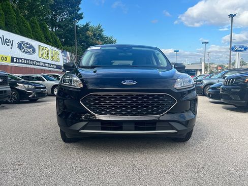 Certified 2022 Ford Escape SE w/ Convenience Package FWD image 2